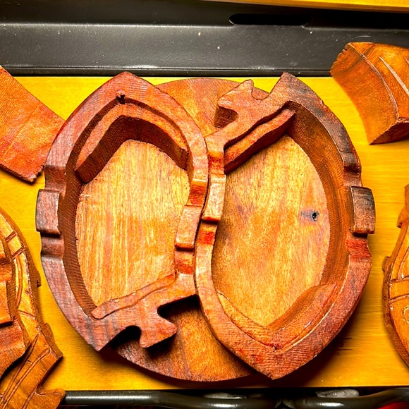 Vintage Wooden fish puzzle / Brain teaser with 2 hidden compartments inside - Picture 3 of 5